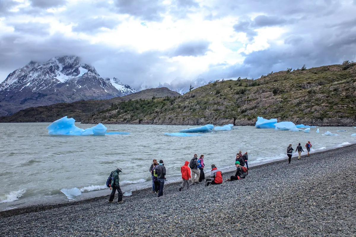 Icebergs off the beach at Lago Grey